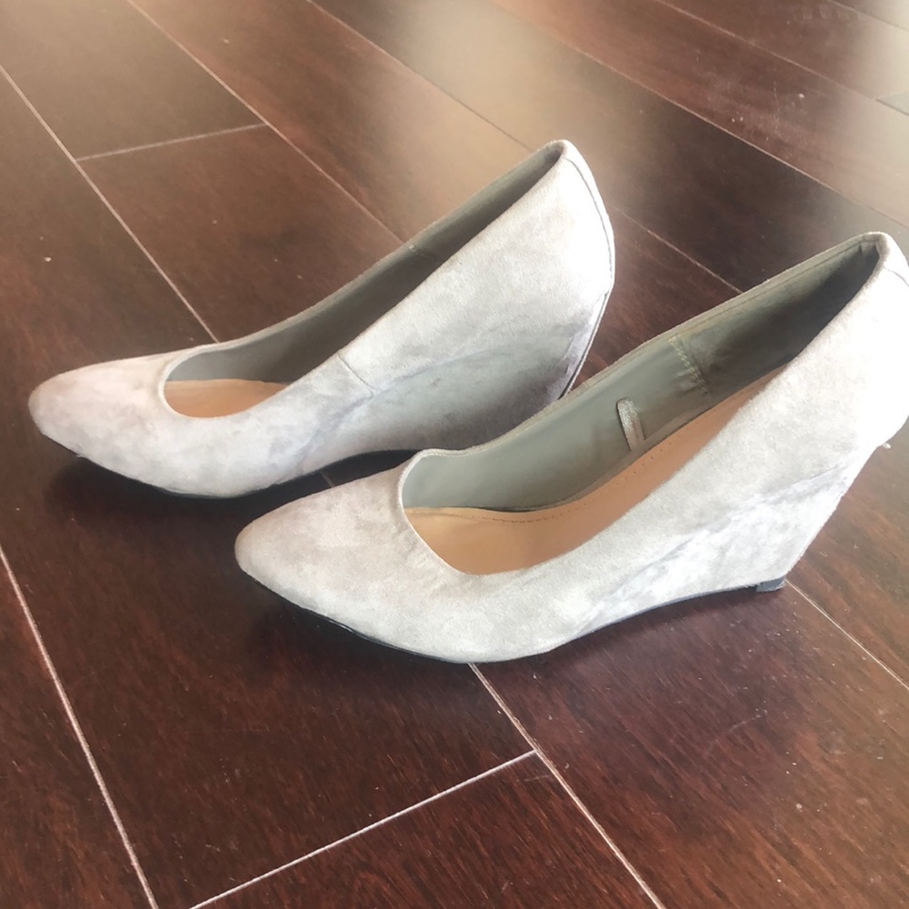 Suede wedges Grey